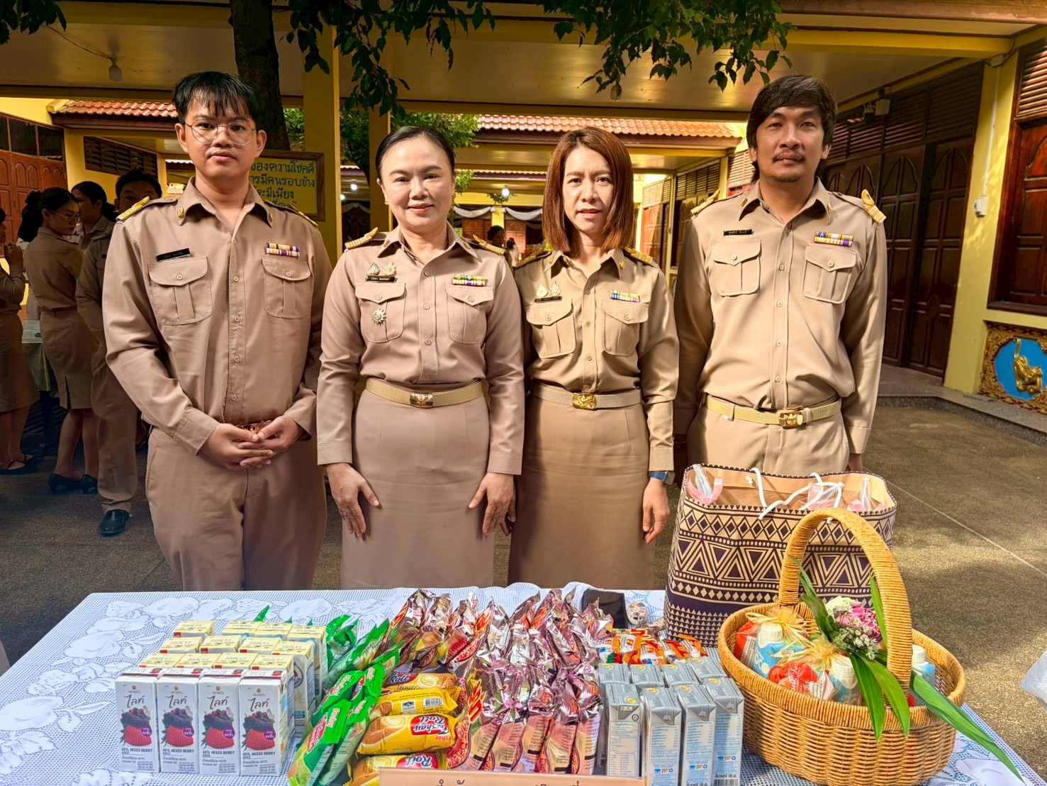 title - สำนักงานการปฏิรูปที่ดินจังหวัดเพชรบูรณ์ร่วมประกอบพิธีเจริญพระพุทธมนต์และตักบาตรถวายพระกุศล สมเด็จพระเจ้าน้องนางเธอ เจ้าฟ้าจุฬาภรณวลัยลักษณ์ อัครราชกุมารี กรมพระศรีสวางควัฒน วรขัตติยราชนารี เนื่องในวันคล้ายวันประสูติ